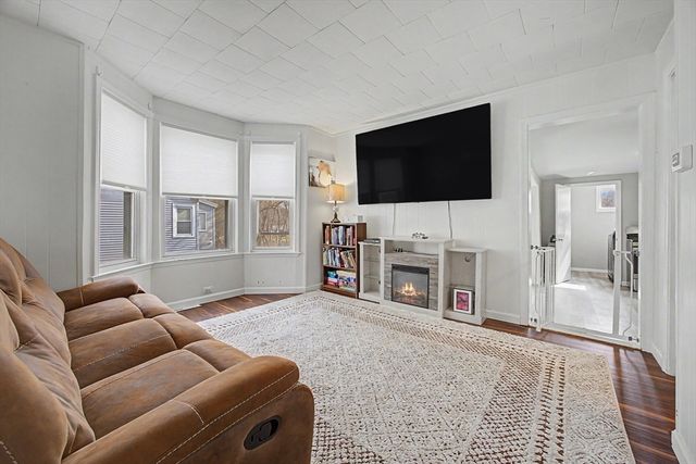 16 Marjorie St, Methuen, MA 01844