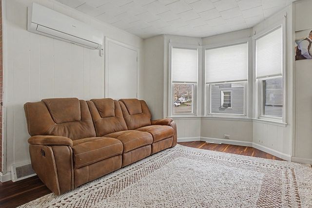 16 Marjorie St, Methuen, MA 01844