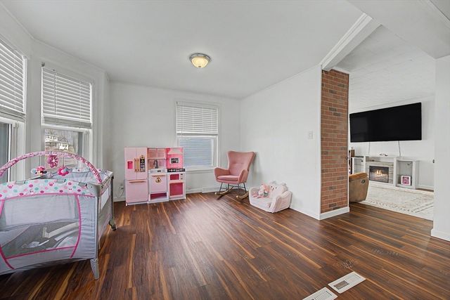 16 Marjorie St, Methuen, MA 01844