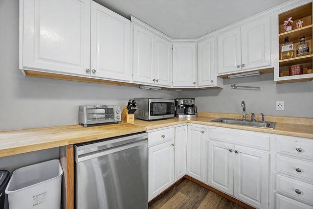 16 Marjorie St, Methuen, MA 01844