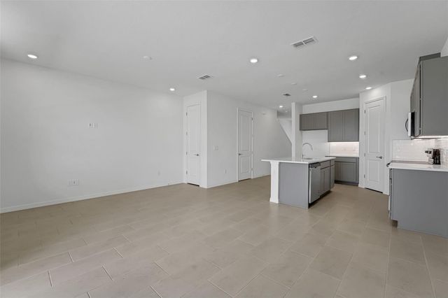 31785 KESTREL CALLING DRIVE, San Antonio, FL 33576