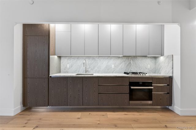 229 9th Street 307, Brooklyn, NY 11215