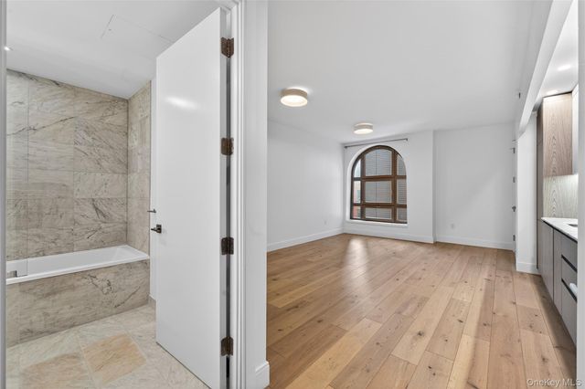 229 9th Street 307, Brooklyn, NY 11215