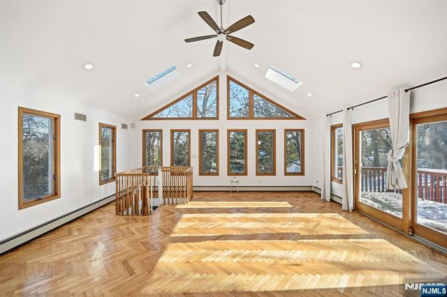 14 King Road, Park Ridge, NJ 07656