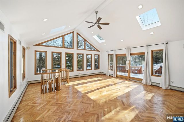 14 King Road, Park Ridge, NJ 07656