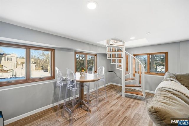 14 King Road, Park Ridge, NJ 07656