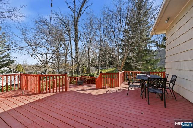 14 King Road, Park Ridge, NJ 07656