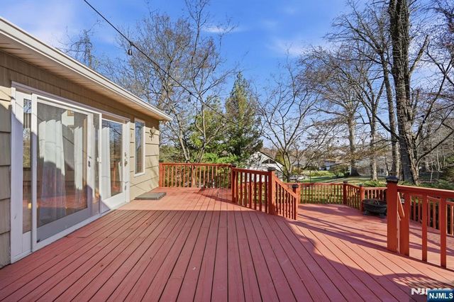 14 King Road, Park Ridge, NJ 07656