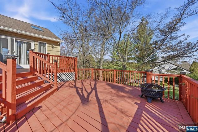 14 King Road, Park Ridge, NJ 07656