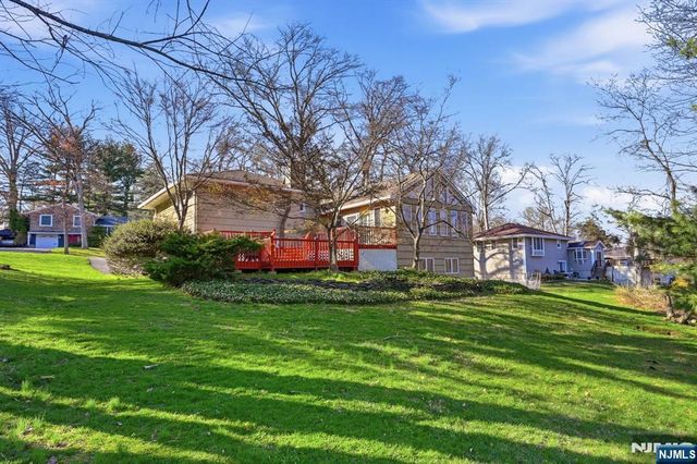 14 King Road, Park Ridge, NJ 07656