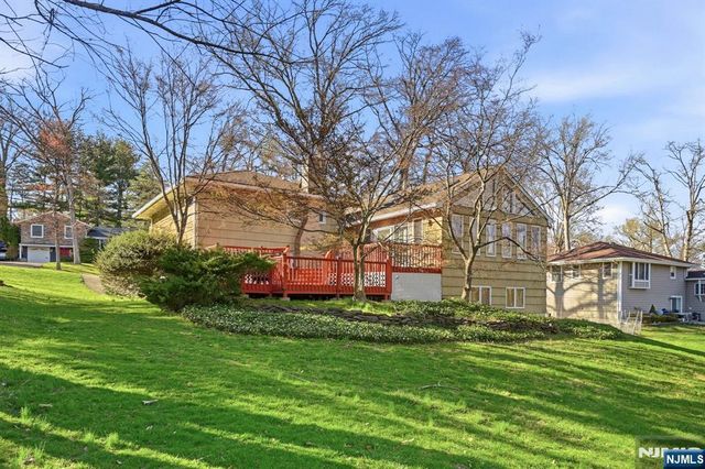 14 King Road, Park Ridge, NJ 07656