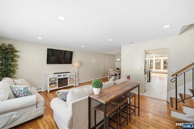 14 King Road, Park Ridge, NJ 07656