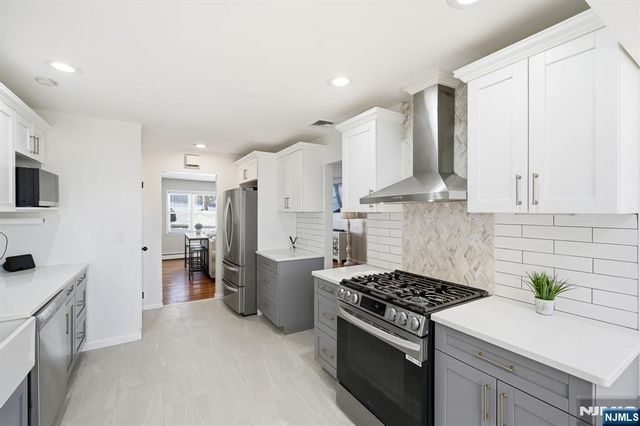 14 King Road, Park Ridge, NJ 07656