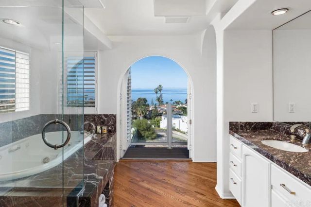 1420 La Jolla Knoll, La Jolla, CA 92037