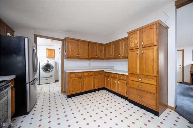 168 2nd Street SE, Barberton, OH 44203