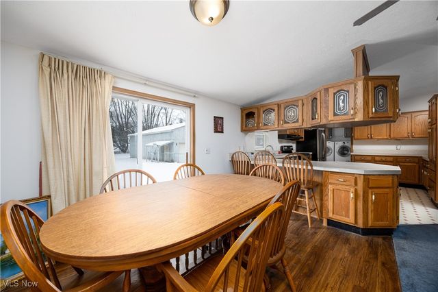 168 2nd Street SE, Barberton, OH 44203