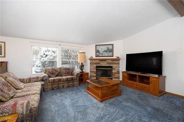 168 2nd Street SE, Barberton, OH 44203