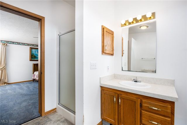 168 2nd Street SE, Barberton, OH 44203