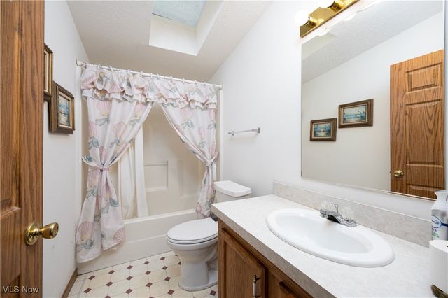 168 2nd Street SE, Barberton, OH 44203