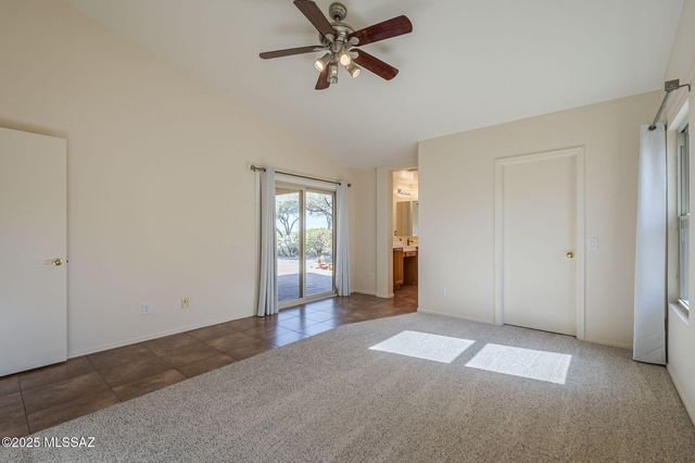 1781 E Redstart Road, Green Valley, AZ 85614