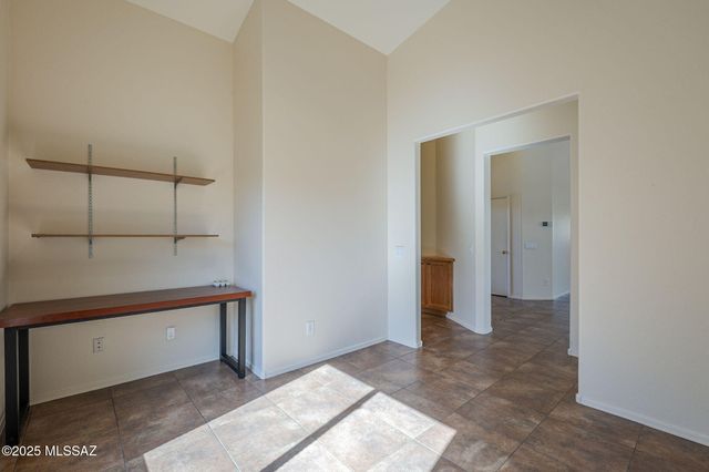 1781 E Redstart Road, Green Valley, AZ 85614