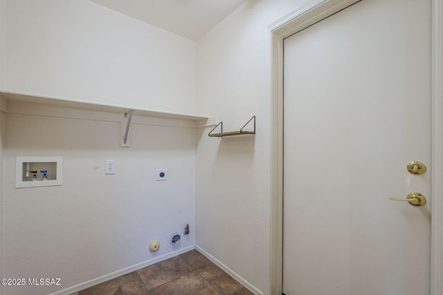 1781 E Redstart Road, Green Valley, AZ 85614