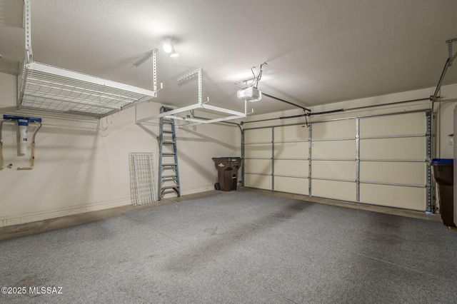 1781 E Redstart Road, Green Valley, AZ 85614