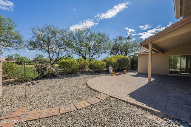 1781 E Redstart Road, Green Valley, AZ 85614