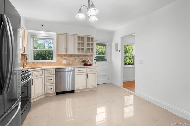 71 Bacon Place, Yonkers, NY 10710
