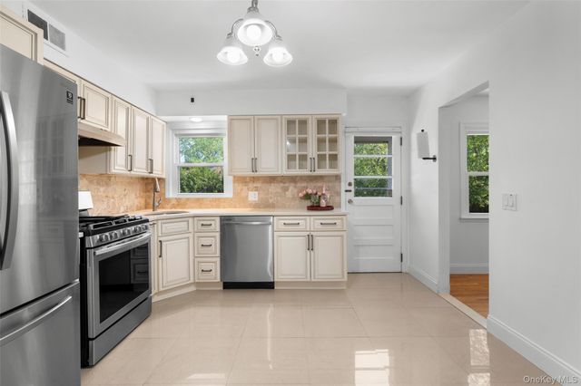 71 Bacon Place, Yonkers, NY 10710