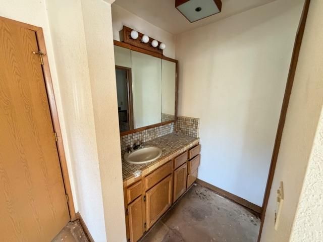 22460 Canyon Way, Colfax, CA 95713