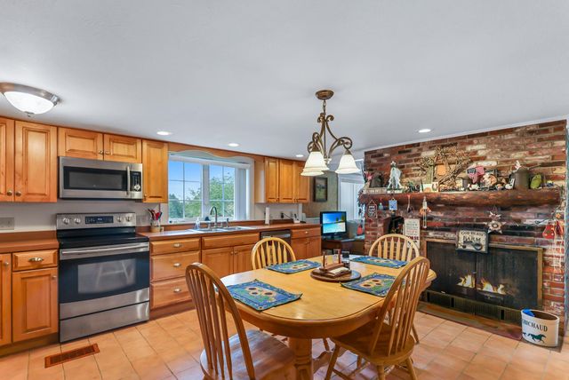 32 Bean Hill Road, Northfield, NH 03276
