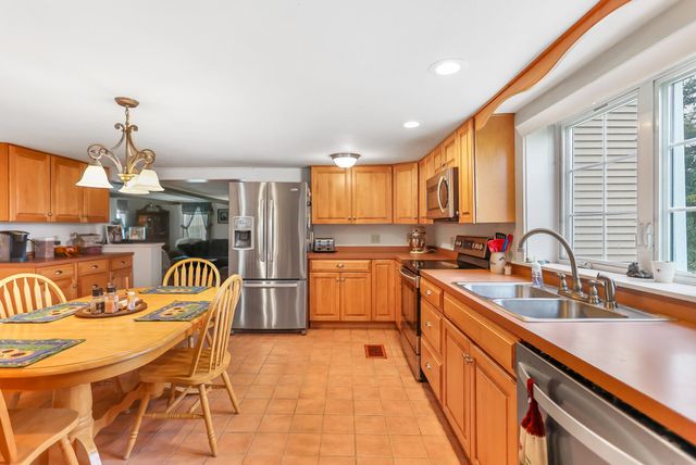 32 Bean Hill Road, Northfield, NH 03276