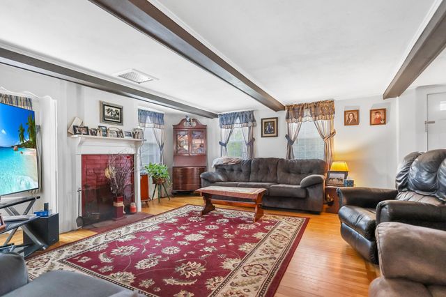 32 Bean Hill Road, Northfield, NH 03276