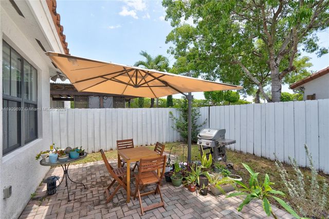 1023 NW 100th Ave, Miami, FL 33172