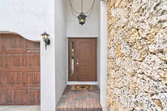 1023 NW 100th Ave, Miami, FL 33172