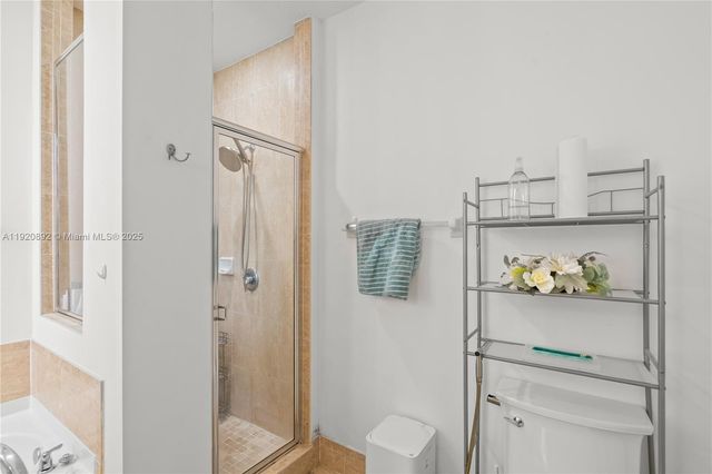 1023 NW 100th Ave, Miami, FL 33172