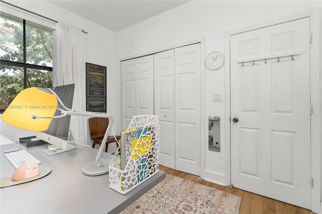 1023 NW 100th Ave, Miami, FL 33172