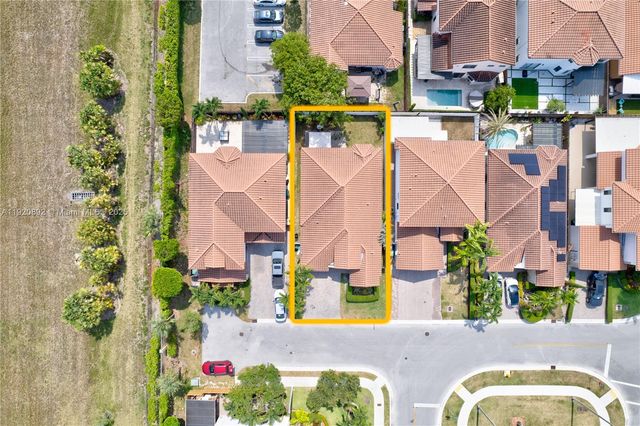 1023 NW 100th Ave, Miami, FL 33172