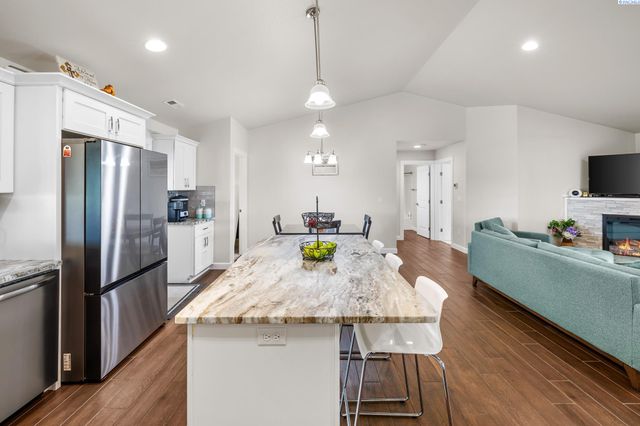 280 Jake Rd, Pasco, WA 99301