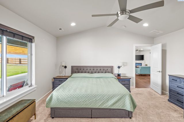 280 Jake Rd, Pasco, WA 99301