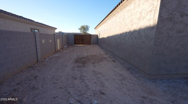 15081 S Redondo Road, Arizona City, AZ 85123