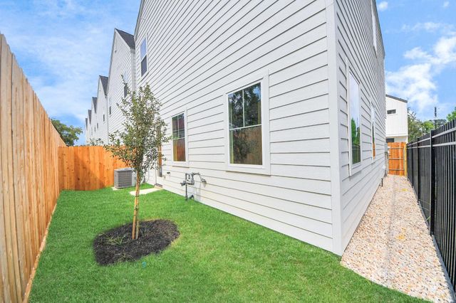 6515 Old Olive Tree Drive, Houston, TX 77091