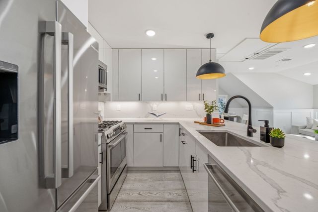 1252 Broadway Street 7, Somerville, MA 02144