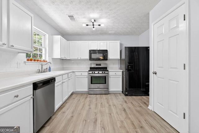 3279 Deer Valley Drive NW, Acworth, GA 30101