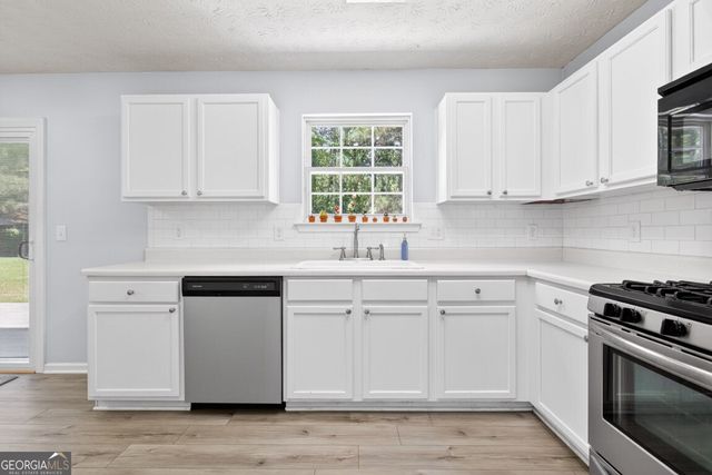 3279 Deer Valley Drive NW, Acworth, GA 30101