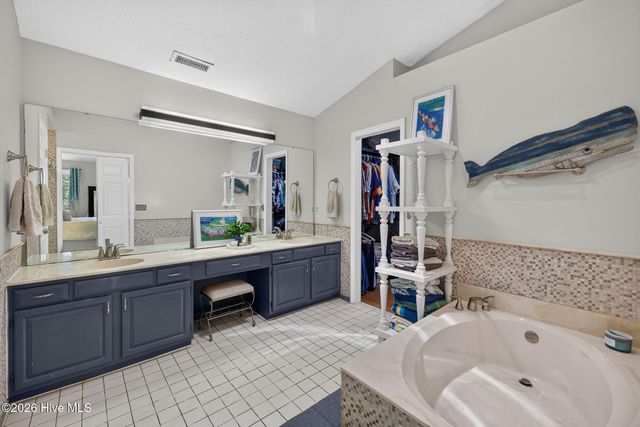 3232 Amber Drive, Wilmington, NC 28409