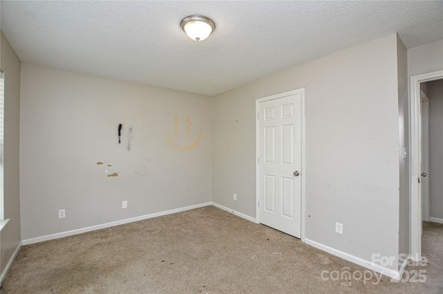6020 Running Deer Road, Charlotte, NC 28214