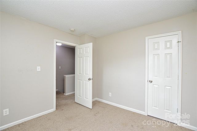 6020 Running Deer Road, Charlotte, NC 28214