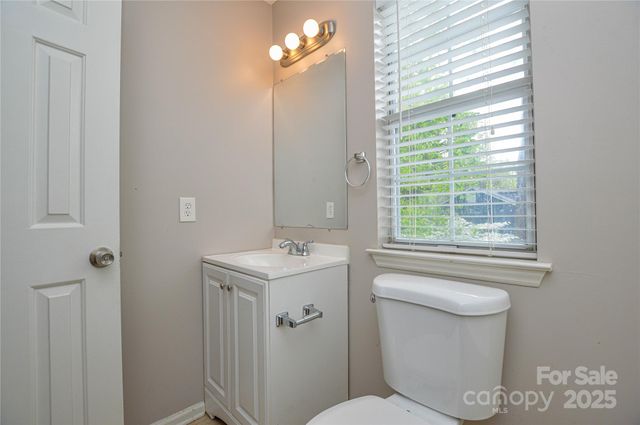 6020 Running Deer Road, Charlotte, NC 28214